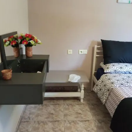 Charming 2-Bed House In Veroia Holiday home *