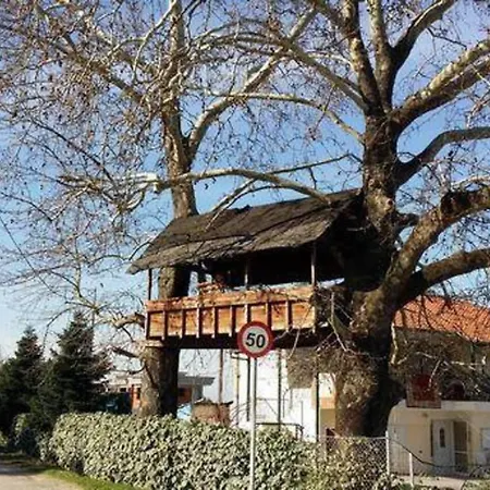 Holiday home Charming 2-Bed House In Veroia *